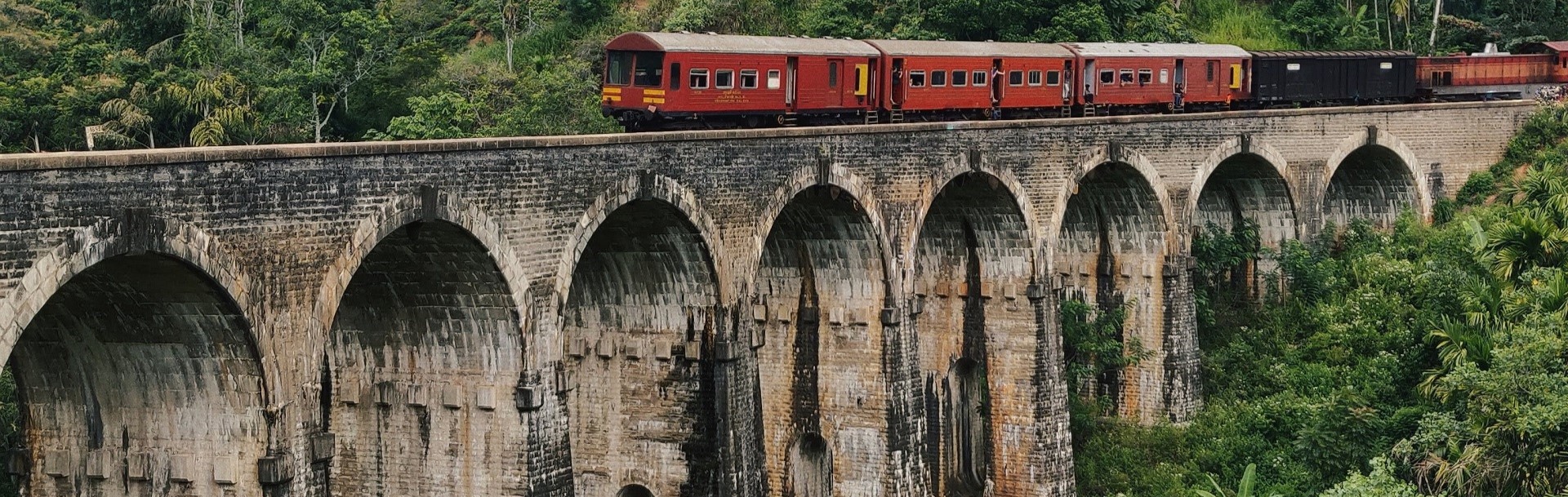 Nine Arches Bridge (Ella)