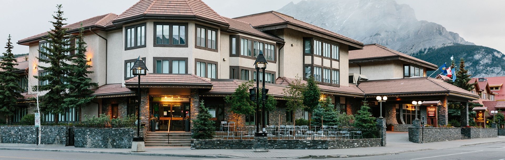 Elk and Avenue Hotel, Banff