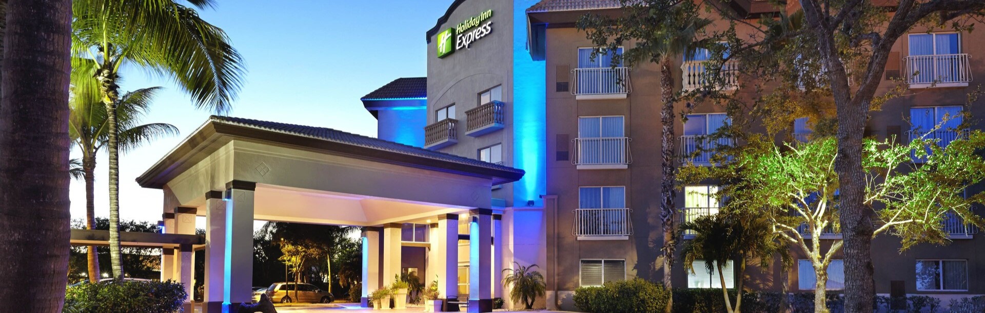 Holiday Inn Express & Suites Naples Downtown, Naples