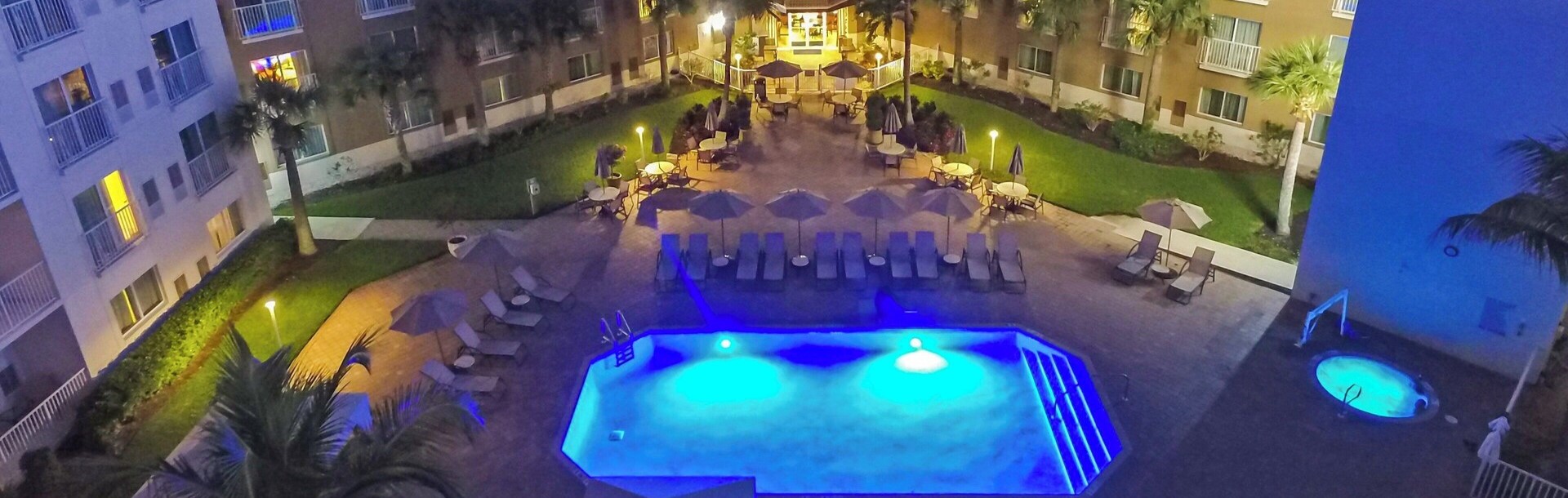 Holiday Inn Express & Suites Naples Downtown, Naples