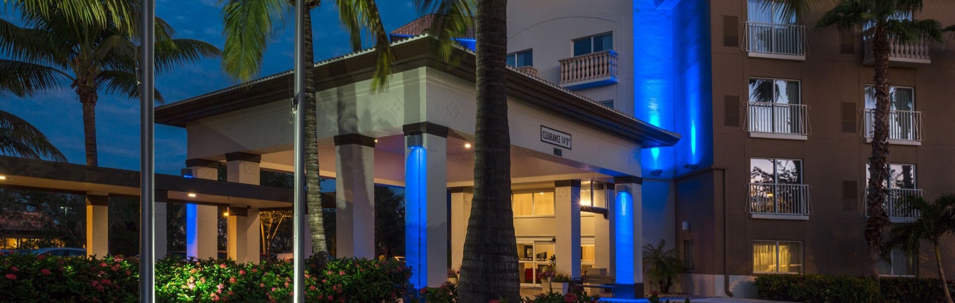 Holiday Inn Express & Suites Naples Downtown, Naples